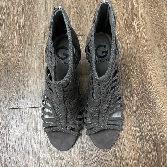 G by Guess Gray suede open toed booties size 9 - Picture 3 of 5